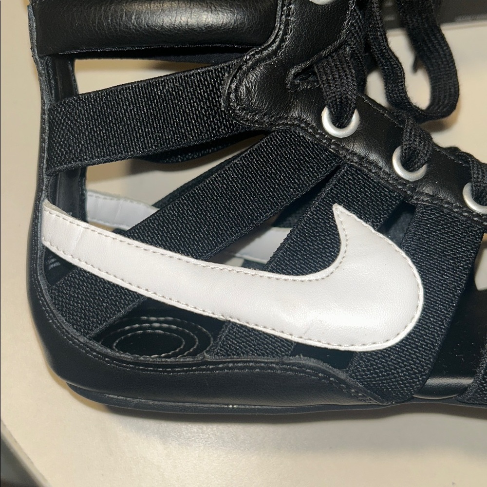 “NEW! RARE…”NIKE” Black Gladiateur II Sneaker/Sandals ♥️ - Picture 2 of 7